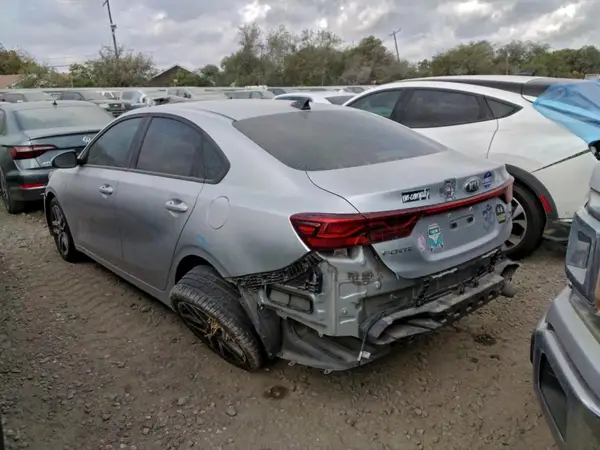 3KPF34AD4KE035936 2019 KIA FORTE - Image 2