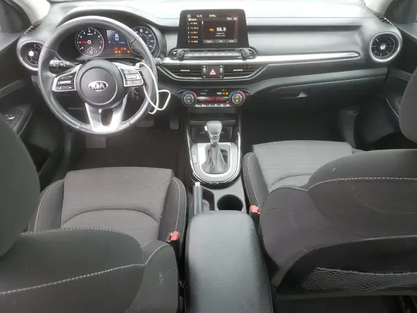 3KPF34AD4KE063252 2019 KIA FORTE - Image 8