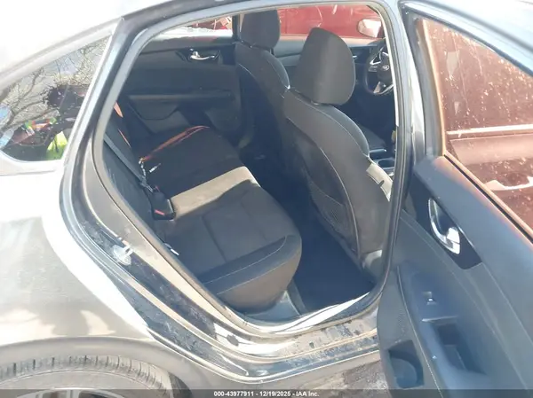 3KPF34AD4KE069701 2019 KIA FORTE - Image 8