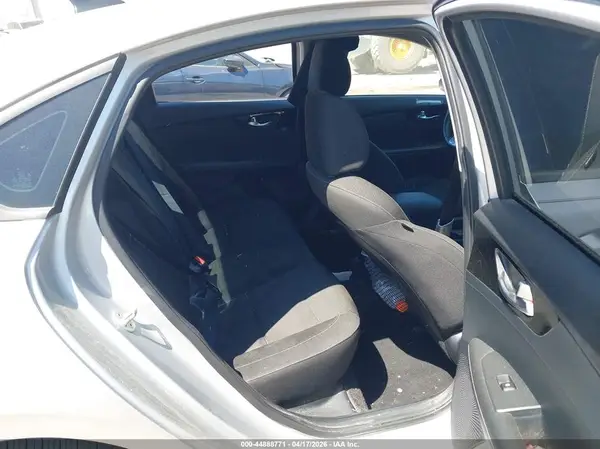 3KPF34AD4KE073991 2019 KIA FORTE - Image 8