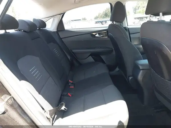 3KPF34AD4KE094761 2019 KIA FORTE - Image 8