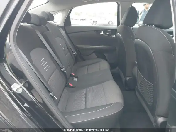 3KPF34AD4KE110361 2019 KIA FORTE - Image 8