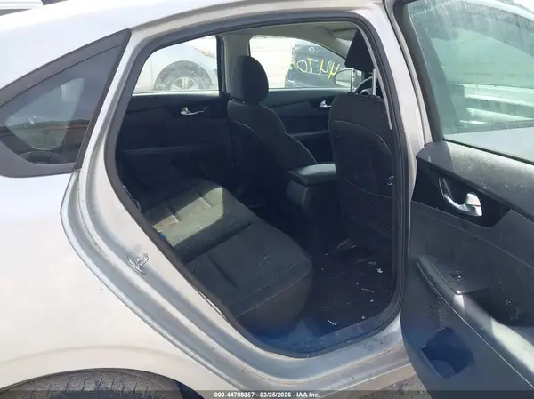 3KPF34AD4KE131971 2019 KIA FORTE - Image 8