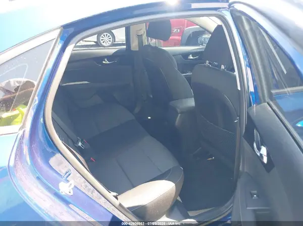 3KPF34AD4KE134840 2019 KIA FORTE - Image 8