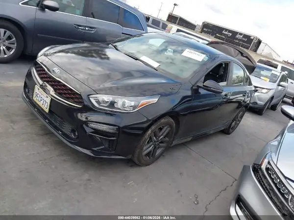 3KPF34AD4ME280397 2021 KIA FORTE - Image 2