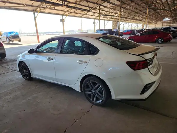 3KPF34AD4ME353588 2021 KIA FORTE - Image 2
