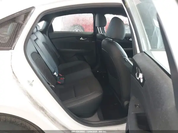 3KPF34AD4ME358211 2021 KIA FORTE - Image 8