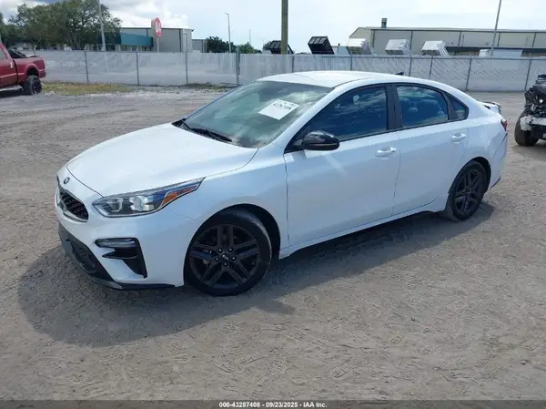 3KPF34AD4ME365627 2021 KIA FORTE - Image 2