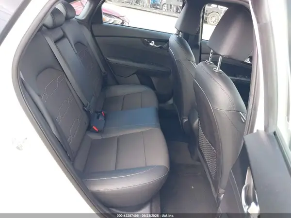 3KPF34AD4ME365627 2021 KIA FORTE - Image 8
