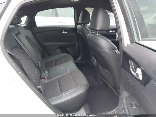 3KPF34AD4ME382427 2021 KIA FORTE - Image 8