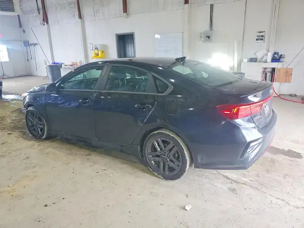 3KPF34AD4ME386137 2021 KIA FORTE - Image 2