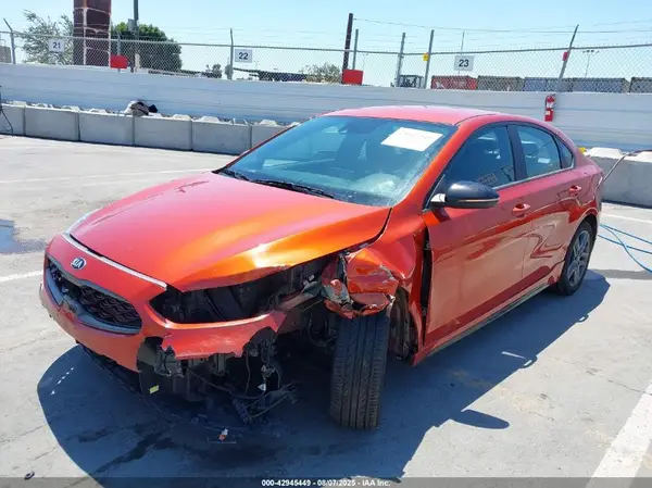 3KPF34AD4ME411909 2021 KIA FORTE - Image 2