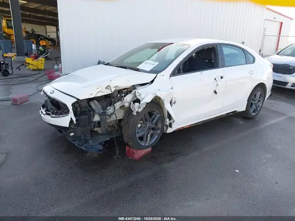 3KPF34AD4ME418892 2021 KIA FORTE - Image 2