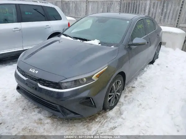 3KPF34AD4PE666807 2023 KIA FORTE - Image 2
