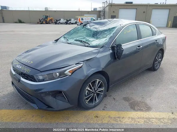 3KPF34AD4PE692968 2023 KIA FORTE - Image 2