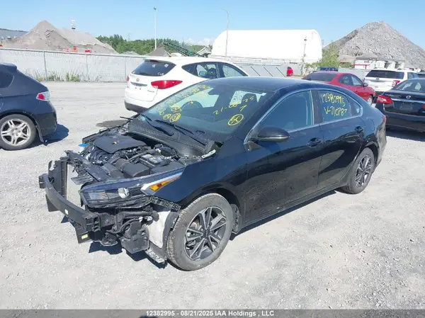 3KPF34AD4PE710787 2023 KIA FORTE - Image 2