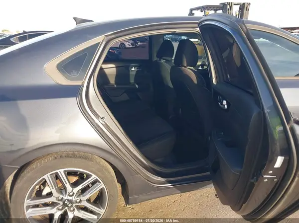3KPF34AD5KE011967 2019 KIA FORTE - Image 8