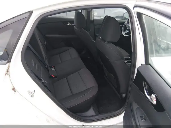 3KPF34AD5KE012715 2019 KIA FORTE - Image 8