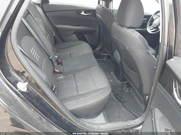 3KPF34AD5KE017736 2019 KIA FORTE - Image 8