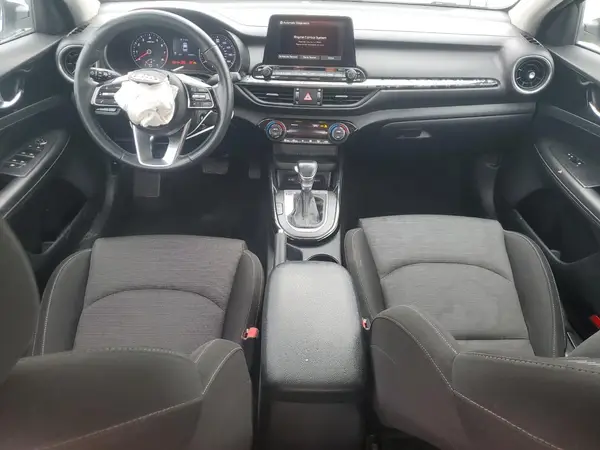 3KPF34AD5KE041504 2019 KIA FORTE - Image 8