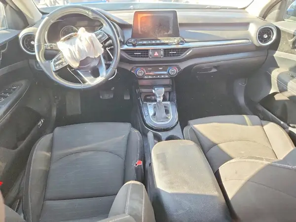 3KPF34AD5KE041650 2019 KIA FORTE - Image 8