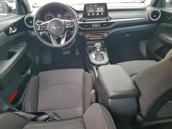 3KPF34AD5KE042040 2019 KIA FORTE - Image 8