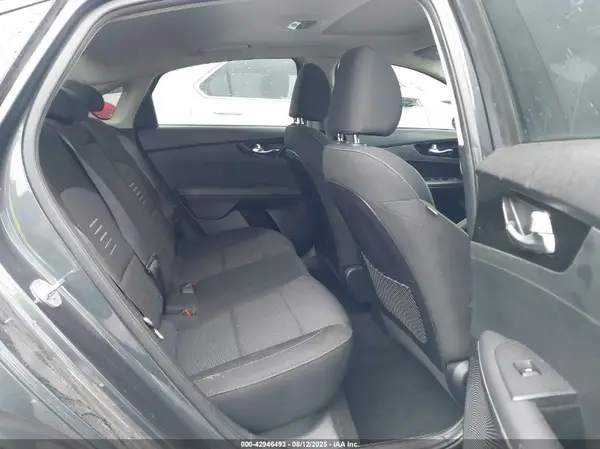 3KPF34AD5KE079301 2019 KIA FORTE - Image 8