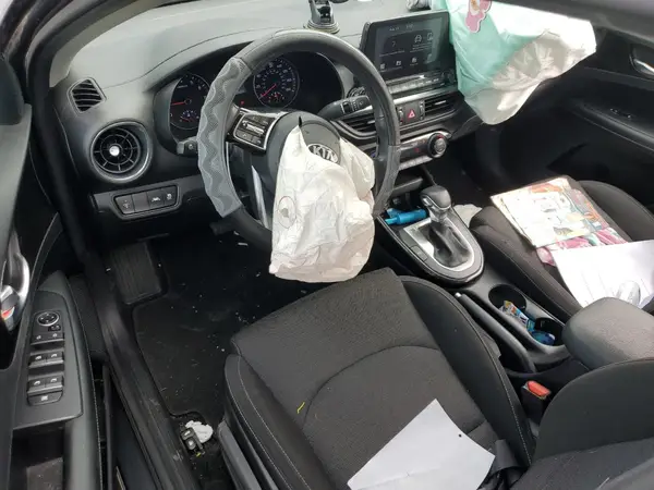 3KPF34AD5KE105119 2019 KIA FORTE - Image 8