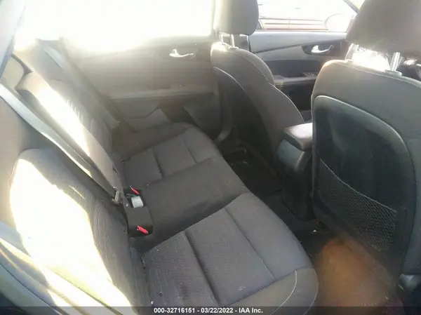 3KPF34AD5KE140369 2019 KIA FORTE - Image 8