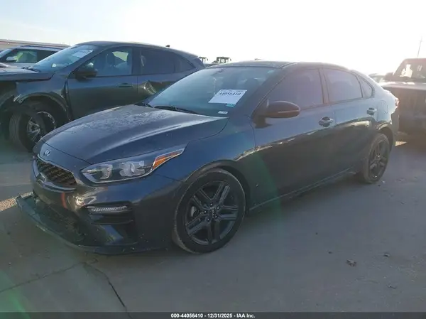 3KPF34AD5ME282398 2021 KIA FORTE - Image 2