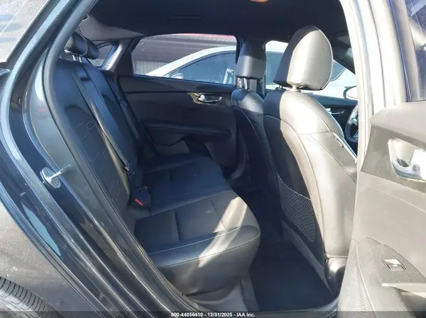 3KPF34AD5ME282398 2021 KIA FORTE - Image 8