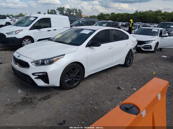 3KPF34AD5ME290663 2021 KIA FORTE - Image 2