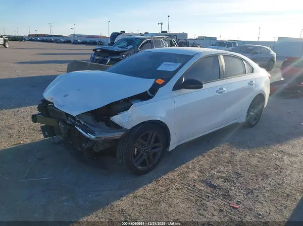 3KPF34AD5ME338811 2021 KIA FORTE - Image 2