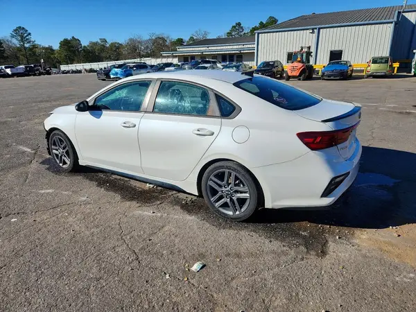 3KPF34AD5ME379438 2021 KIA FORTE - Image 2