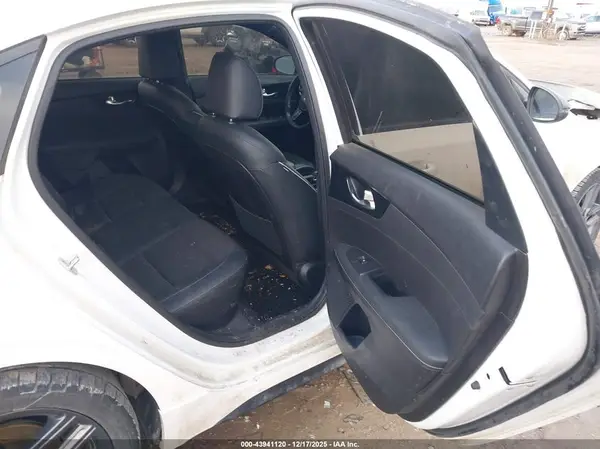 3KPF34AD5ME423518 2021 KIA FORTE - Image 8