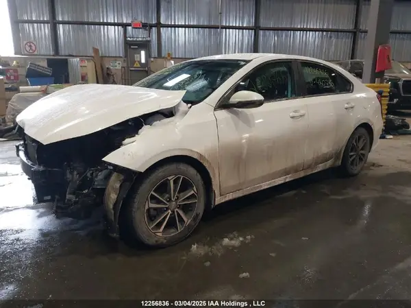 3KPF34AD5NE480786 2022 KIA FORTE - Image 2