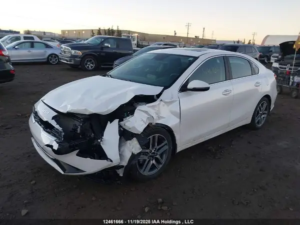 3KPF34AD5PE586903 2023 KIA FORTE - Image 2
