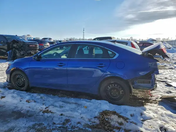 3KPF34AD5PE592751 2023 KIA FORTE - Image 2
