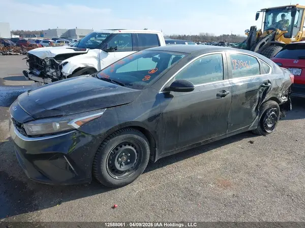 3KPF34AD5RE793083 2024 KIA FORTE - Image 2