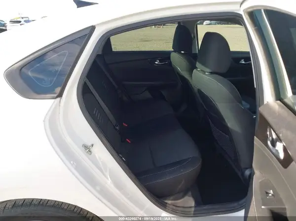 3KPF34AD6KE013727 2019 KIA FORTE - Image 8