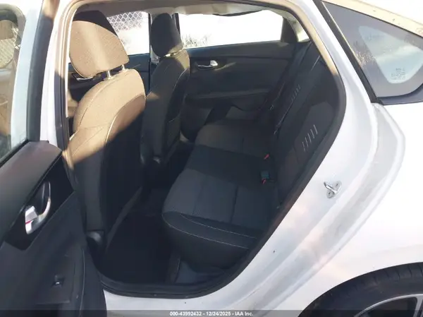 3KPF34AD6KE014912 2019 KIA FORTE - Image 8