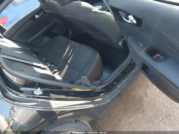3KPF34AD6KE021763 2019 KIA FORTE - Image 8