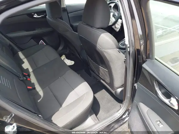 3KPF34AD6KE029247 2019 KIA FORTE - Image 8