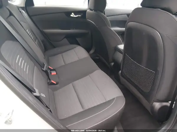 3KPF34AD6KE056528 2019 KIA FORTE - Image 8