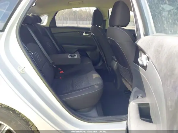 3KPF34AD6KE066444 2019 KIA FORTE - Image 8