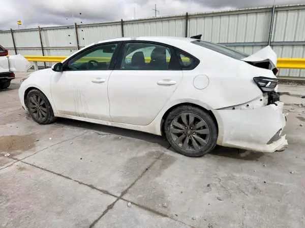 3KPF34AD6KE107025 2019 KIA FORTE - Image 2