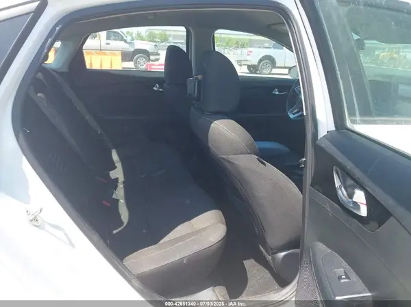 3KPF34AD6KE120521 2019 KIA FORTE - Image 8