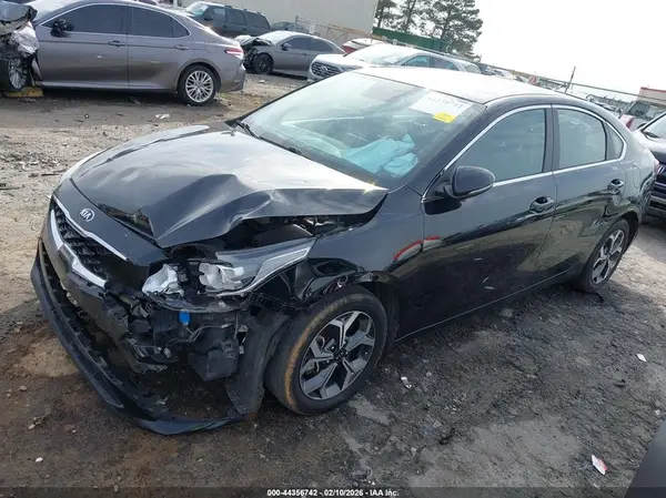 3KPF34AD6LE236819 2020 KIA FORTE - Image 2