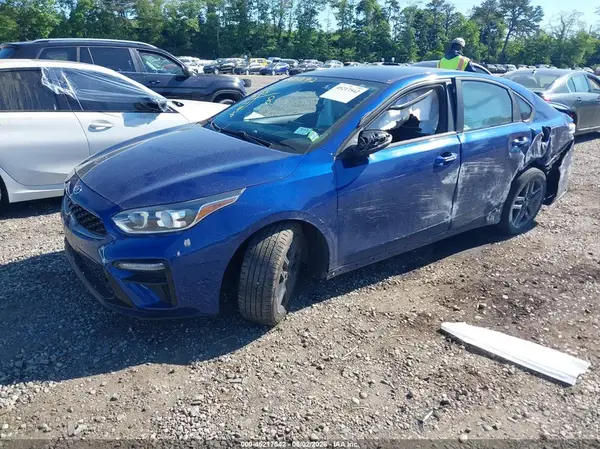 3KPF34AD6ME313819 2021 KIA FORTE - Image 2