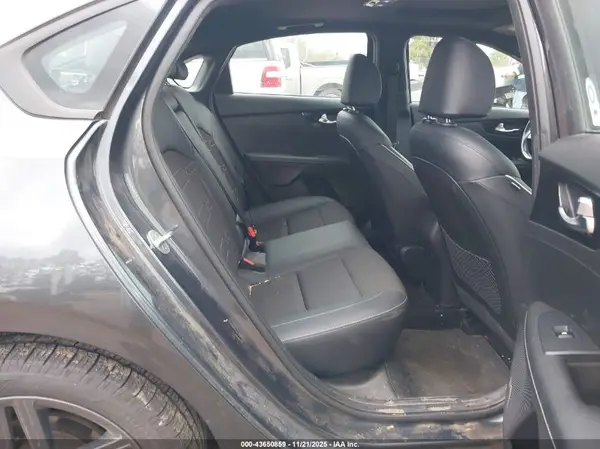 3KPF34AD6ME339157 2021 KIA FORTE - Image 8